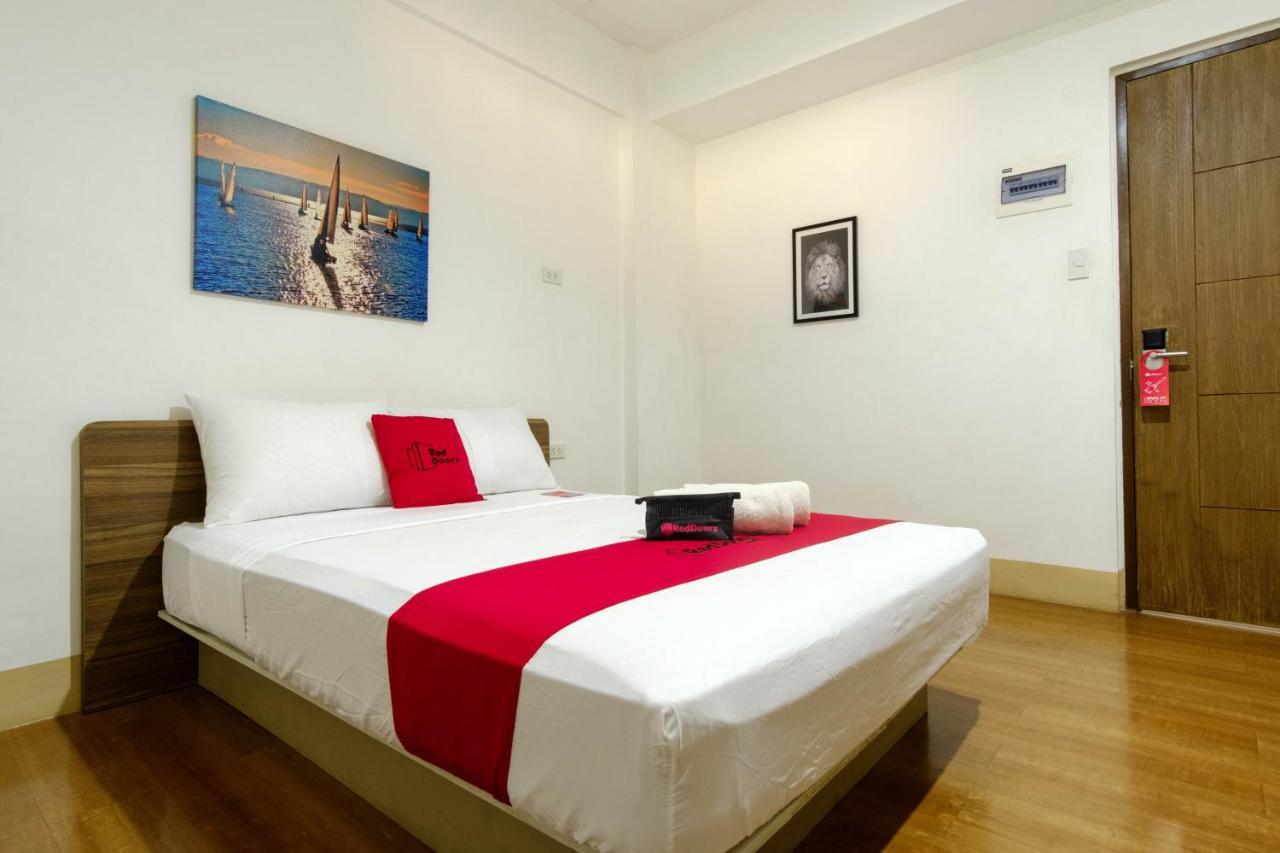 Hotel Reddoorz Near V Mapa Station Manila Exterior foto