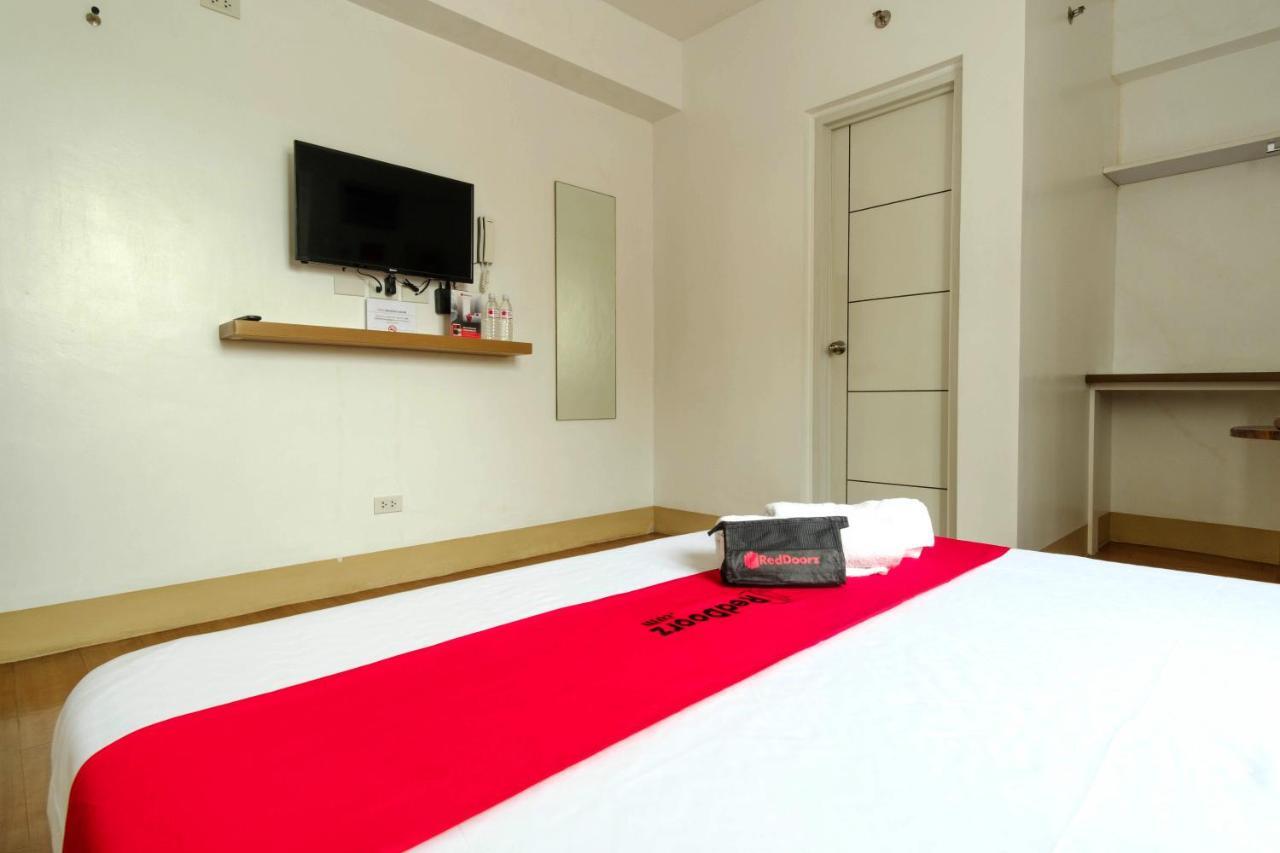 Hotel Reddoorz Near V Mapa Station Manila Exterior foto